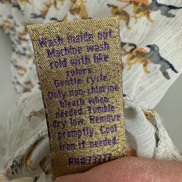 Brand princess Vera wang lacy blouse neutral colors with little horse print - Picture 5 of 6